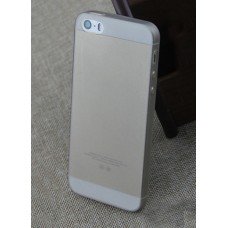 Чехол iPhone 5, 5s белый пластиковый матовый